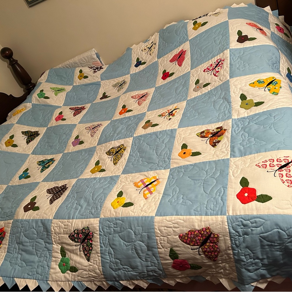 New Homemade Patchwork Hand Stitched Queen Quilt, butterfly &flower, 72”x102”